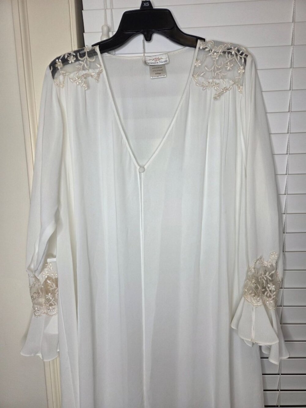 VTG Alexandra Nicole White Beaded Lace Trim Sheer Robe 49" Long M